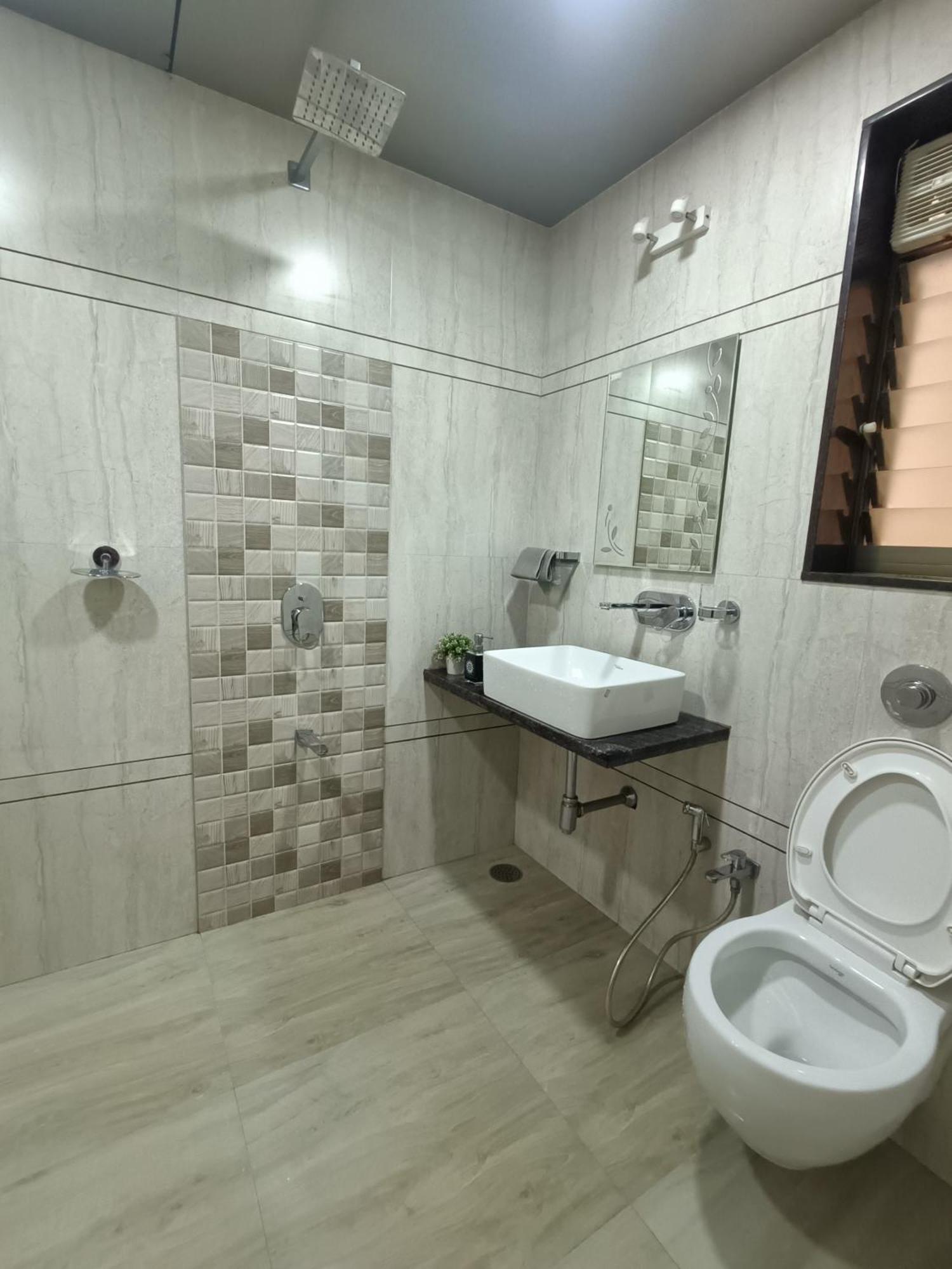 Rain Mist 4Bhk Luxury Villa With Private Pool 로나발라 외부 사진