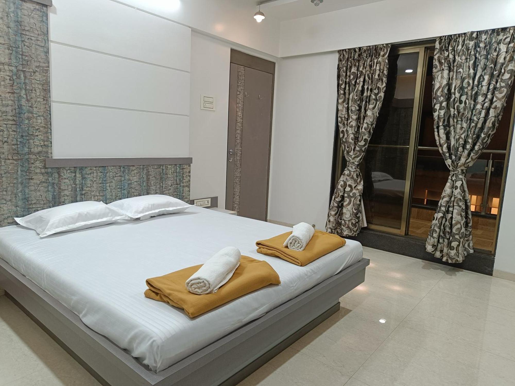 Rain Mist 4Bhk Luxury Villa With Private Pool 로나발라 외부 사진